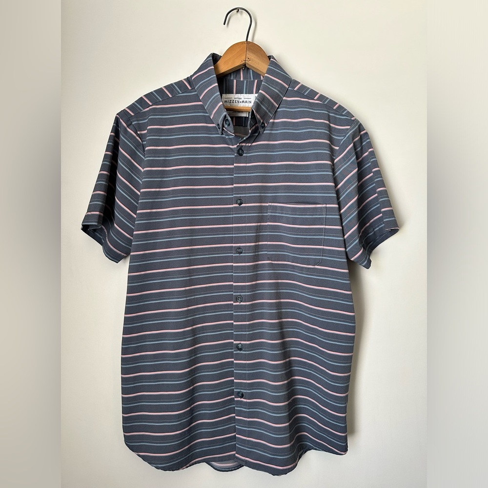 MIZZEN+MAIN Leeward Performance Stretch Short Sleeve Button Down Trim Fit Large